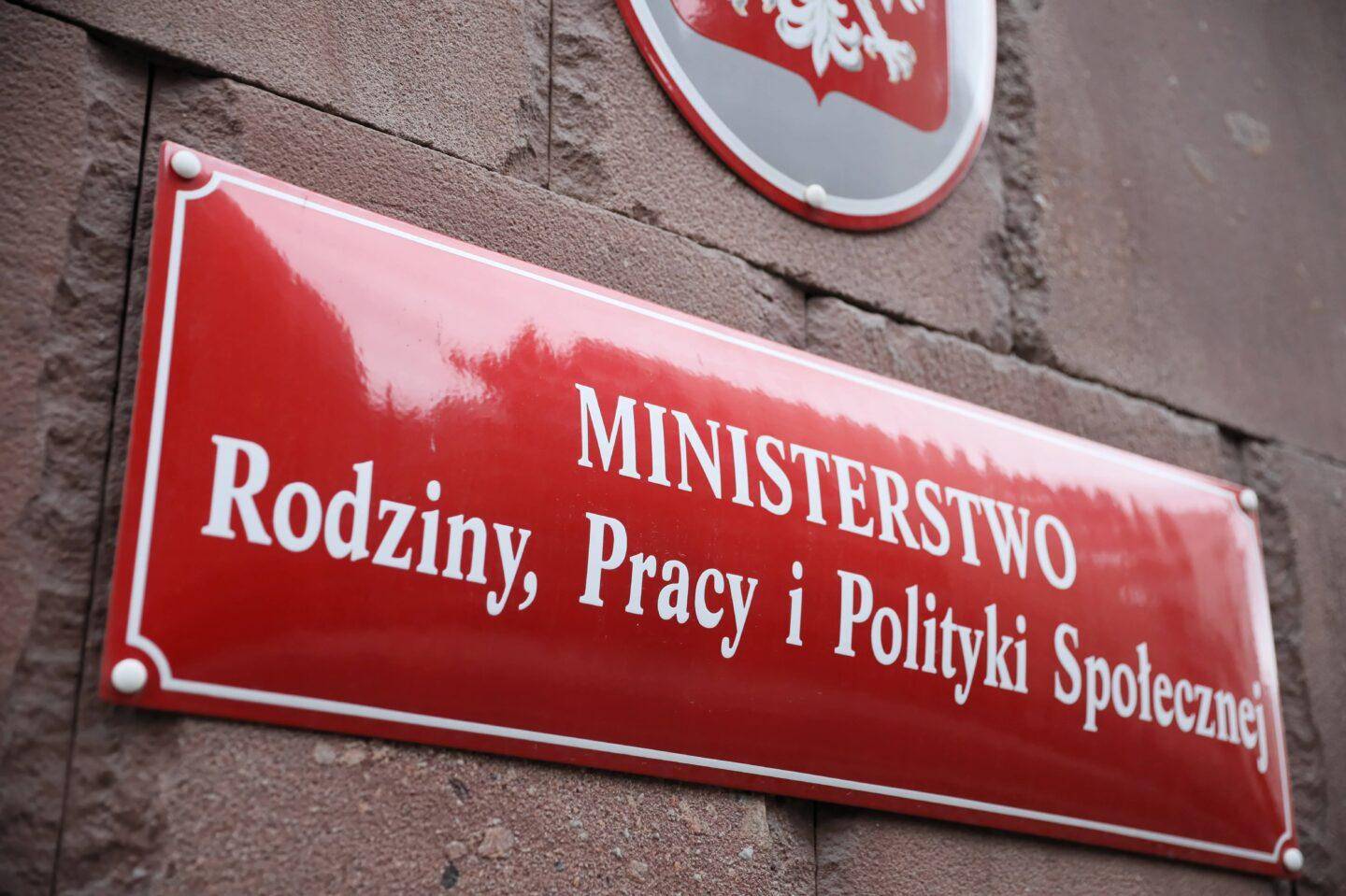Ministerstwo-Rodziny-Pracy-i-Polityki-Spolecznej-1440x959
